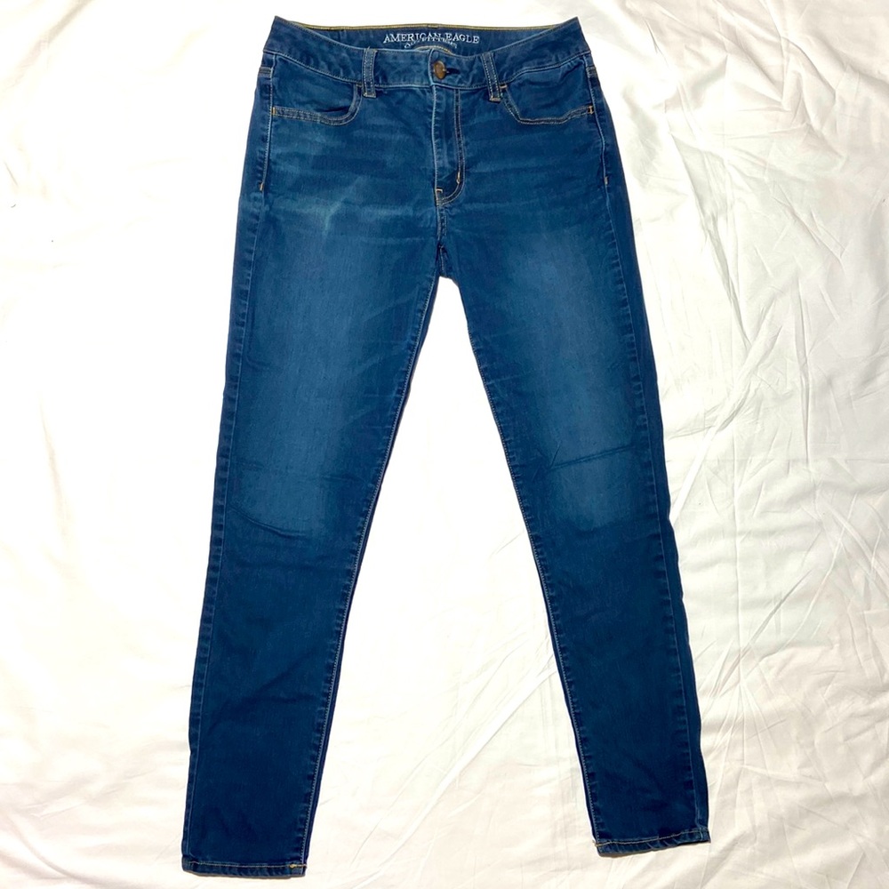 American Eagle Jegging. Super Super Stretch. Size 10. Medium Wash. Black Label. - Picture 2 of 9